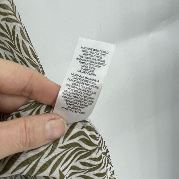 T Tahari Blouse Tops Womens Large Multicolor Tropical Print Long Sleeve Collared - Picture 8 of 14